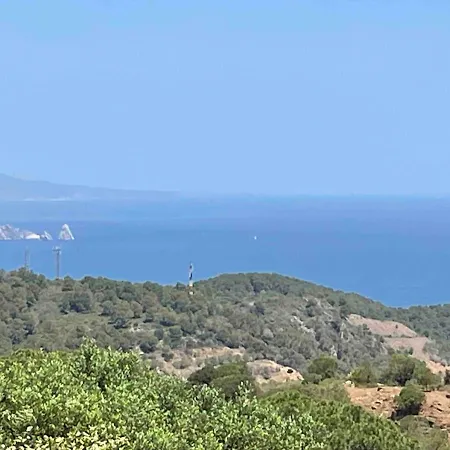 Casa Con Piscina Y Vistas Al Mar En *
